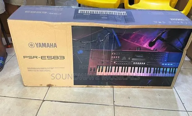 Yamaha PSR 583 Professional Keyboard · Photo 1