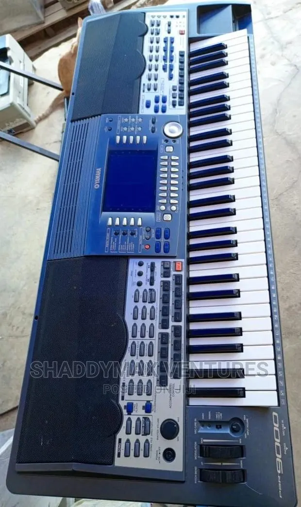 Yamaha PSR 9000 Keyboard · Photo 1