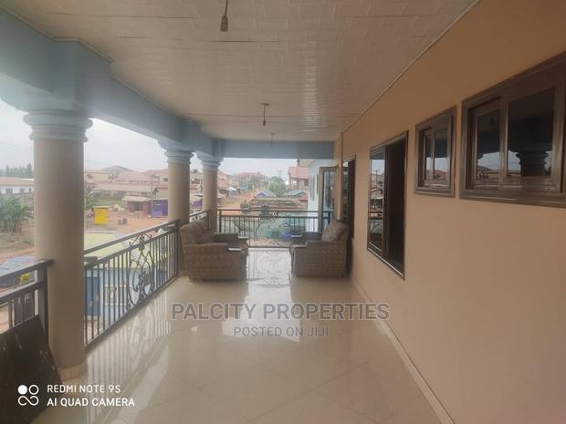 37bdrm House With 10 Shops for Sale in Kenyase · Photo 7
