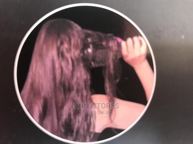 Hair Dryer With Brush · Photo 1