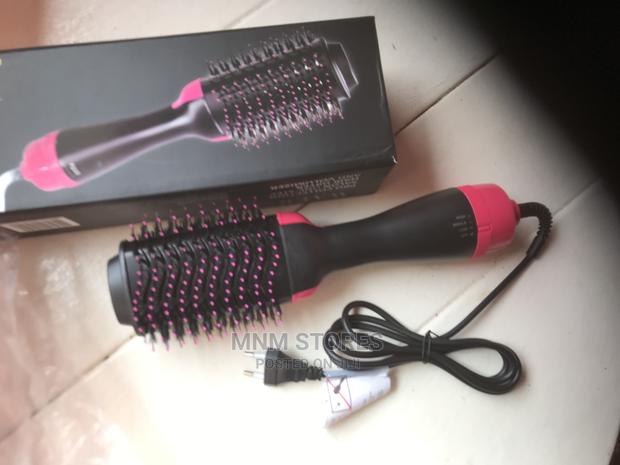 Hair Dryer With Brush · Photo 2
