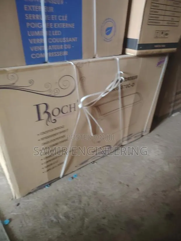Roch Ris-570c-D: Frosty Profits Behind Glass · Photo 1