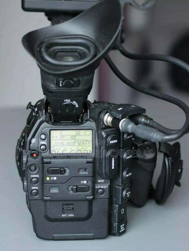 Canon EOS C300 Digital Camcorder · Photo 4