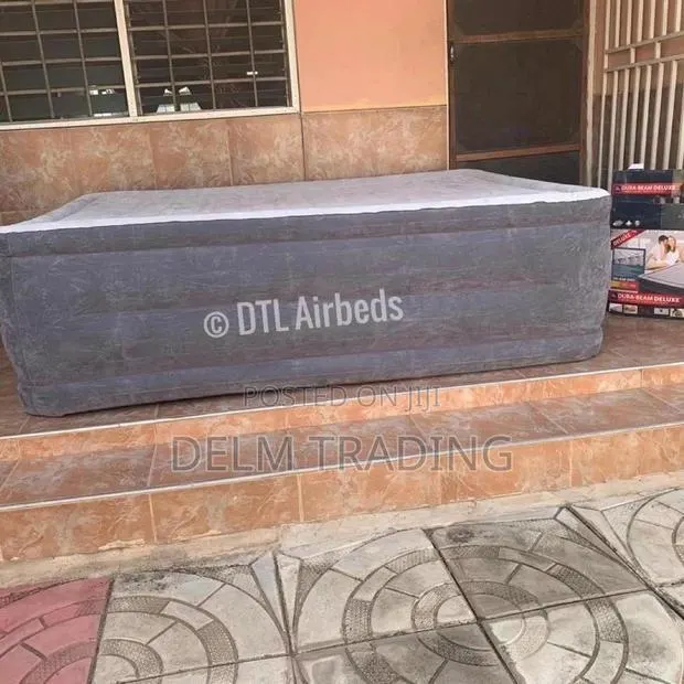 Comfortable and Durable Airbed Queen Size · Photo 1