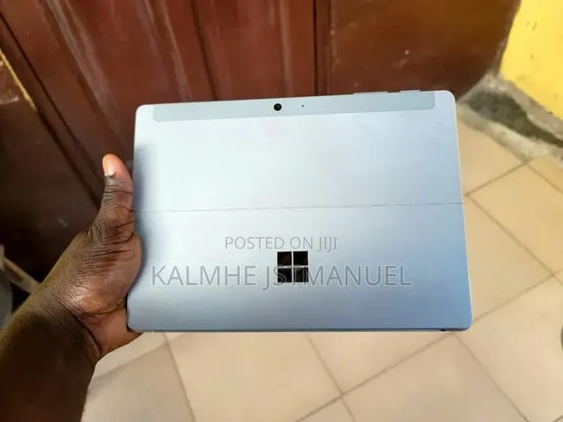 New Microsoft Surface Go 2 128 GB Silver · Photo 1