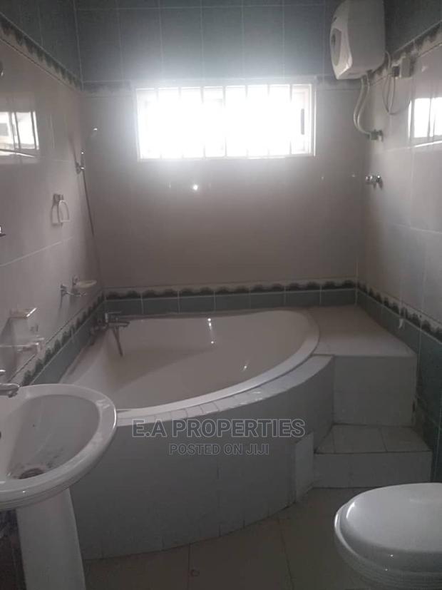 4bdrm House in a Properties, Ability for Sale · Photo 2