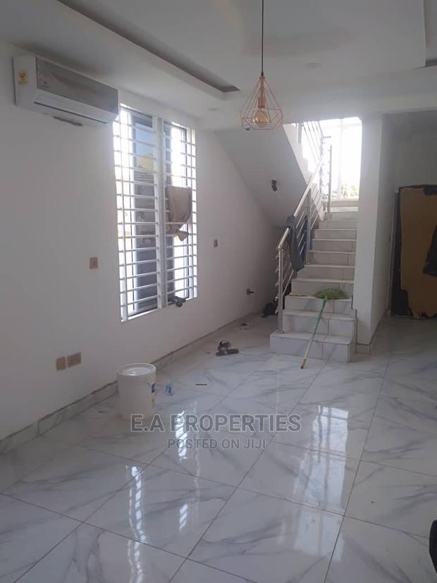 4bdrm House in a Properties, Ability for Sale · Photo 3
