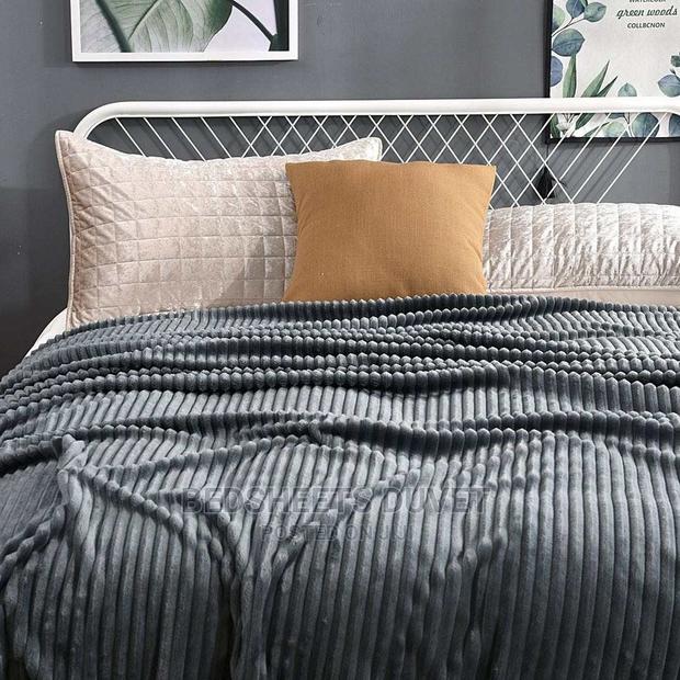 Soft Cozy Blanket · Photo 3