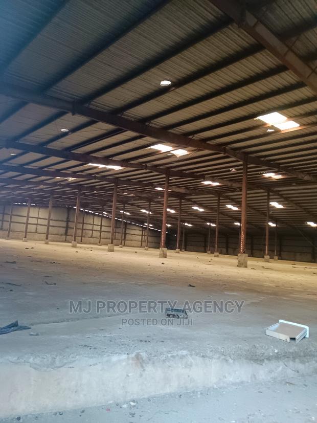 10000sqm Warehouse · Photo 1