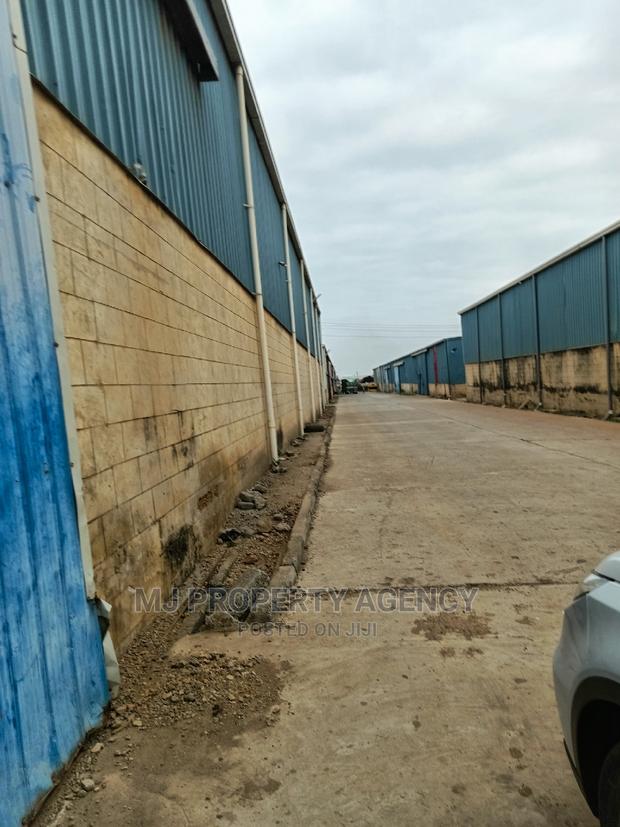 10000sqm Warehouse · Photo 3