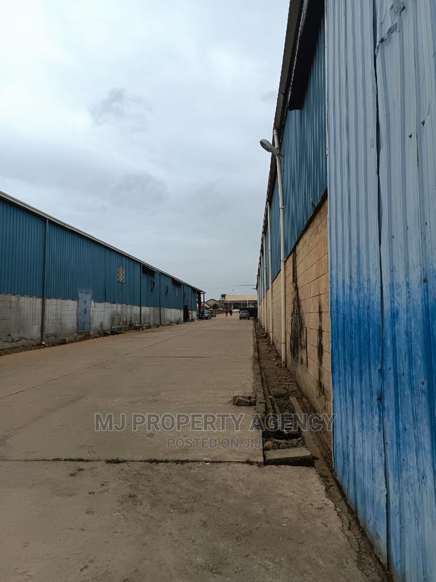 10000sqm Warehouse · Photo 4