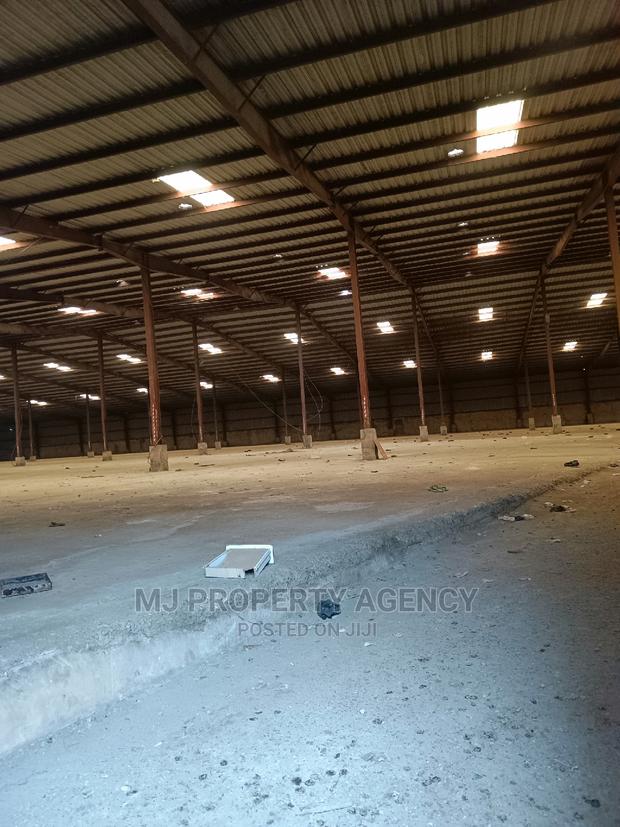 10000sqm Warehouse · Photo 2