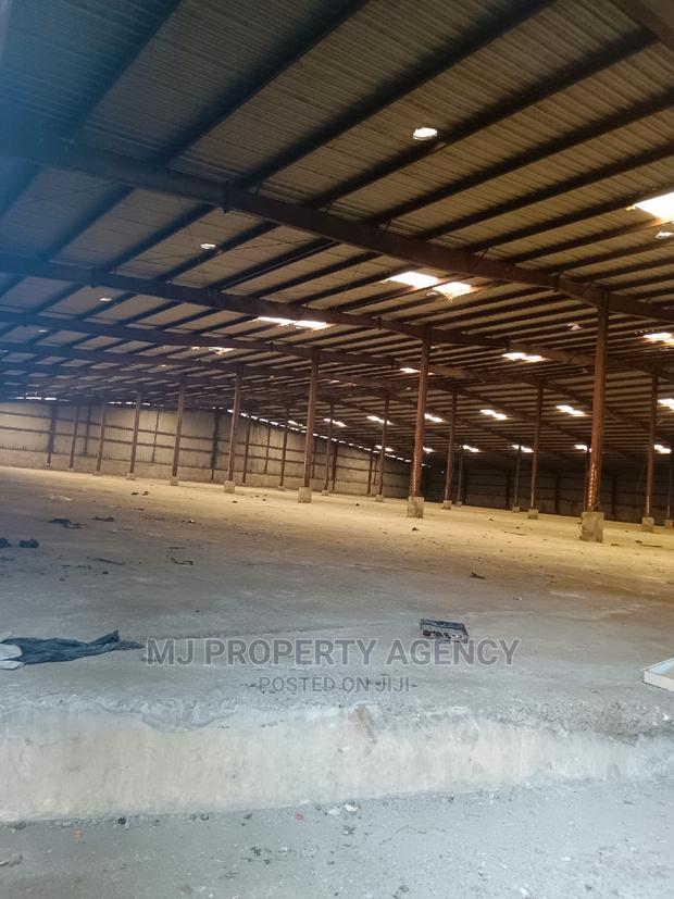 10000sqm Warehouse · Photo 5
