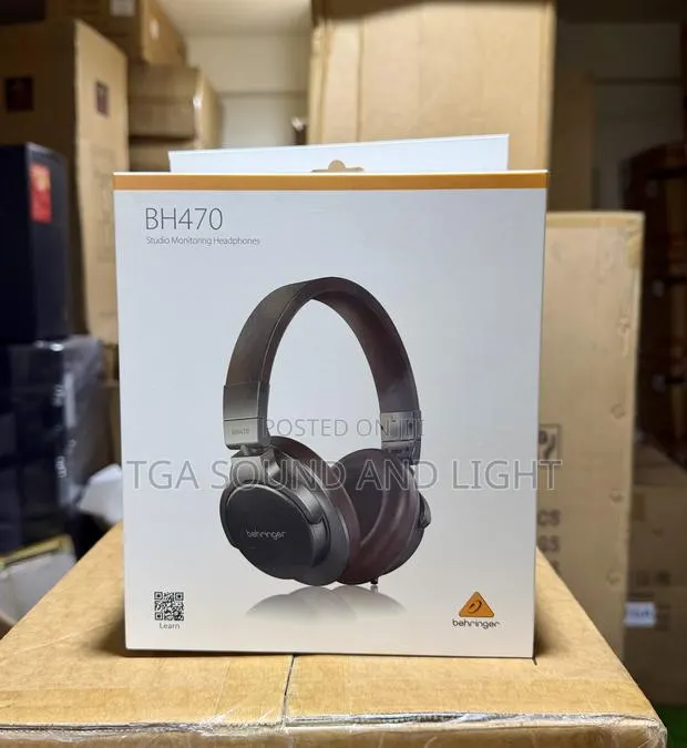 Behringer Bh470 Studio Monitoring Headphones · Photo 1