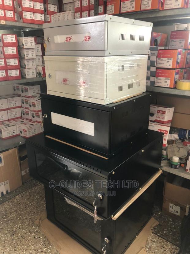 4u Cabinet 520x400x240mm With Extension Board, Fan and Tray · Photo 4