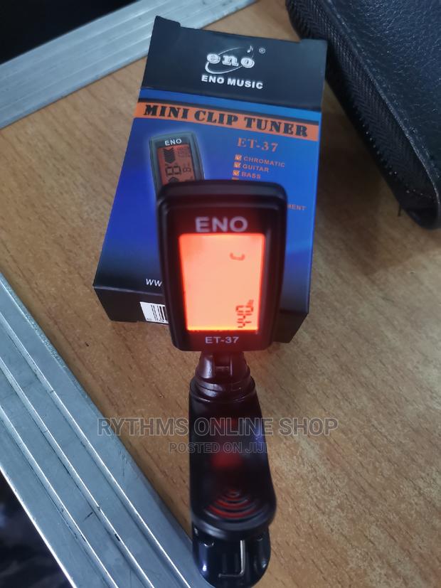 Chromatic Guitar Tuner · Photo 3