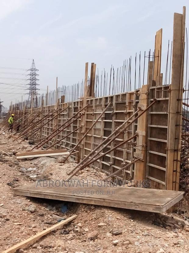 Retaining Wall/Formwork/Pillars/Columns/ · Photo 2