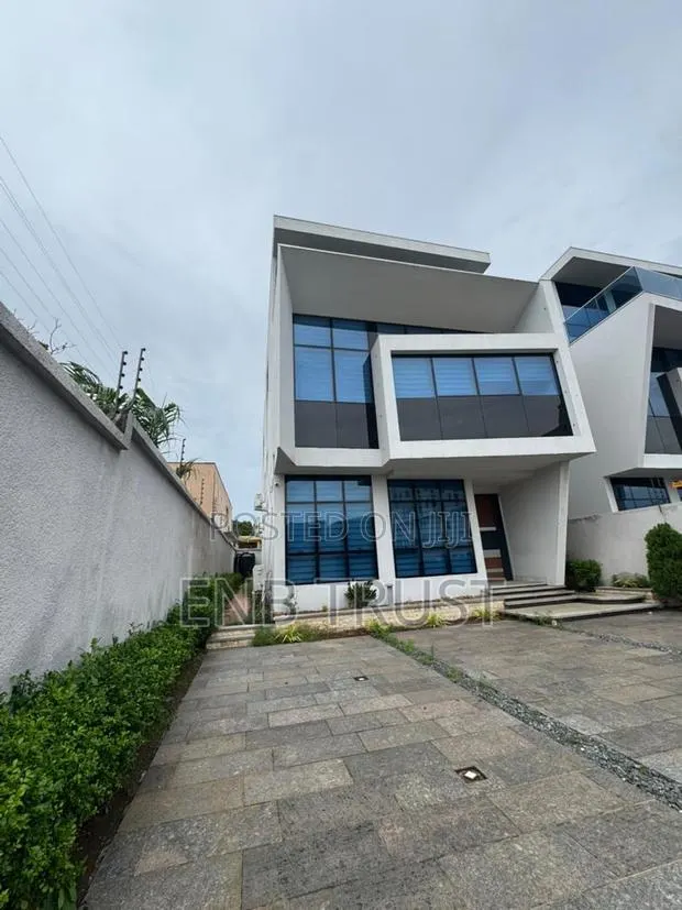 4bdrm Duplex in East Legon, American House for rent · Photo 1