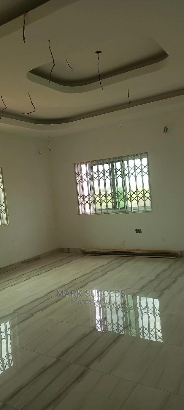 4bdrm Duplex in Kasoa for sale · Photo 4