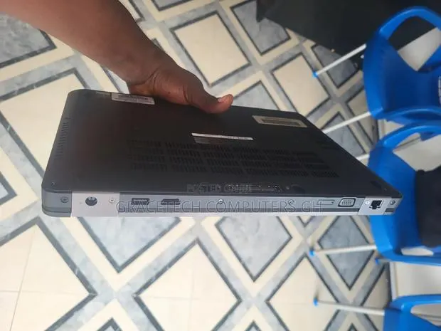 Laptop Dell Latitude 14 E5470 8GB Intel Core i5 SSD 256GB · Photo 1
