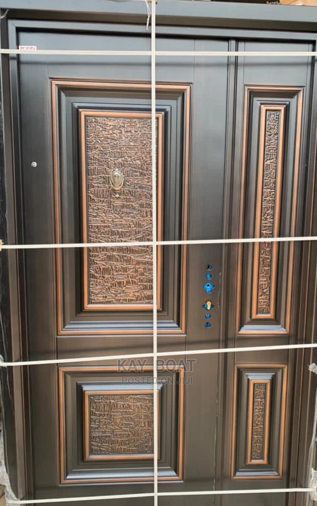 Elegant Door With All Accessories Available · Photo 1