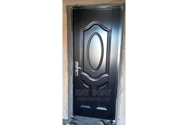 Standard Door With All Accessories Available · Photo 1