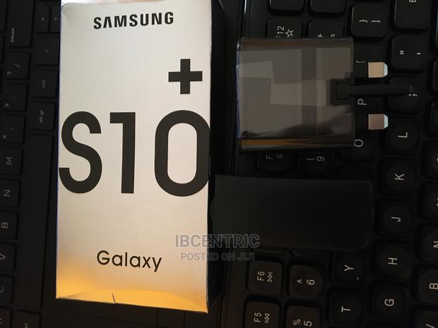 Samsung S10+ Type C Charger · Photo 1