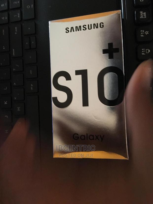 Samsung S10+ Type C Charger · Photo 2