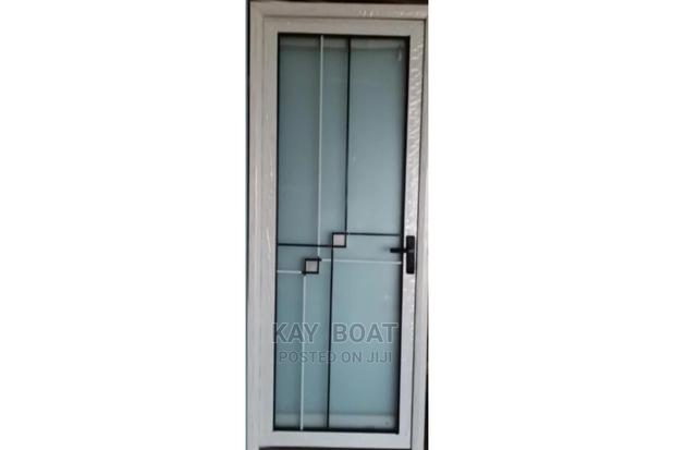 Simple Bathroom Door · Photo 1