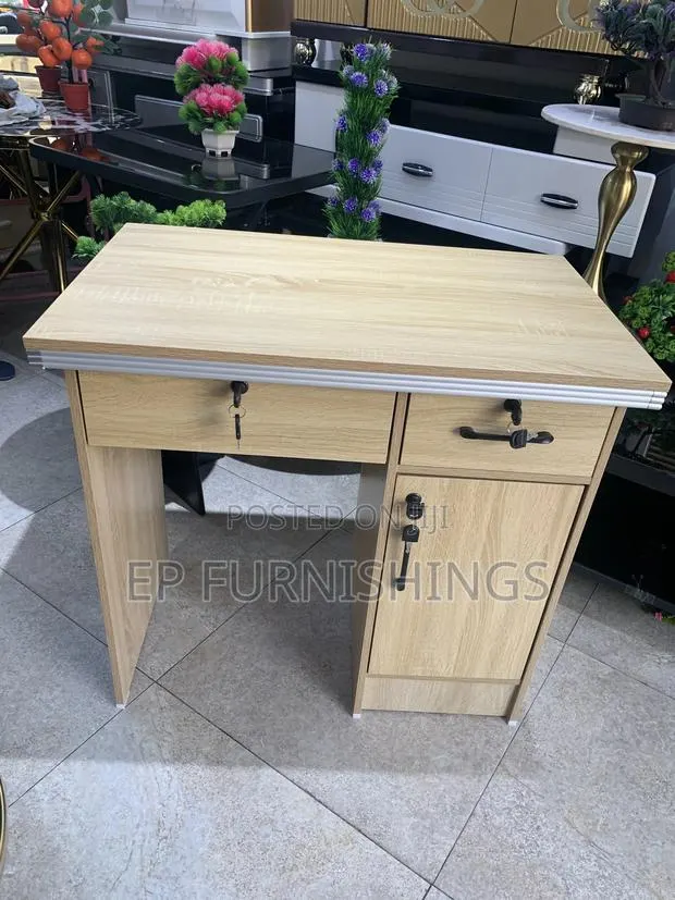 Office Table · Photo 1
