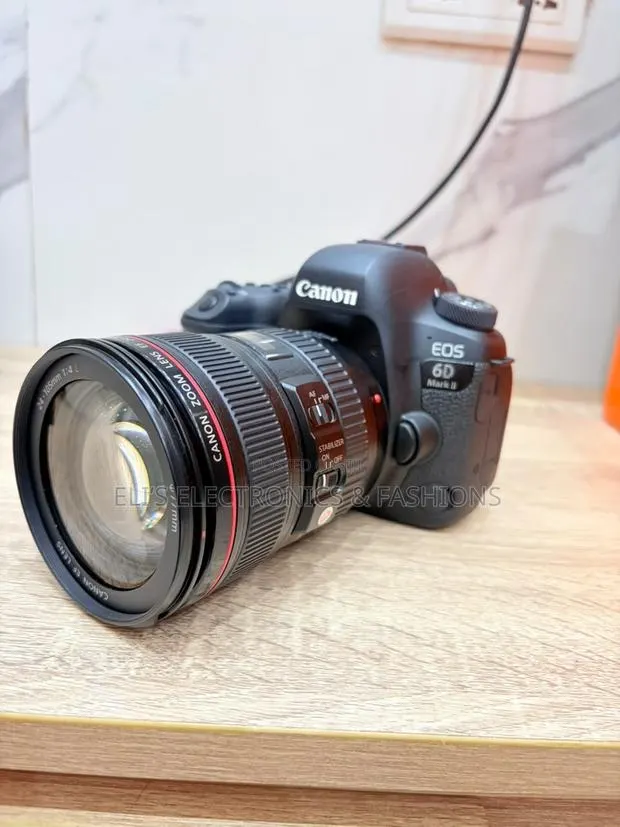 Canon Eos 6d Mark II Camera With 24-105mm Lens · Photo 1