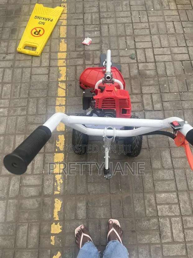 Hand Push Brush Cutter · Photo 1