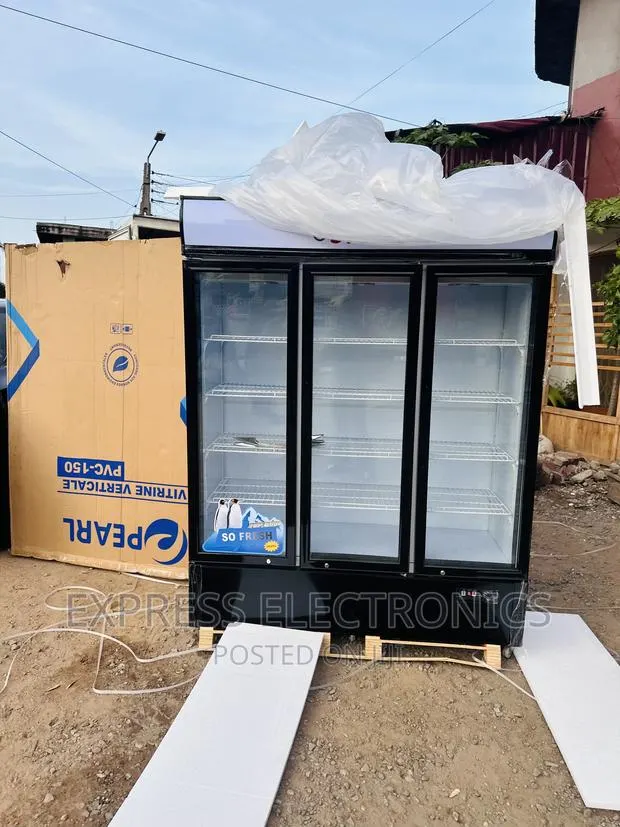 Original New Pearl PVC-150 950L Display Fridge 3doors · Photo 1