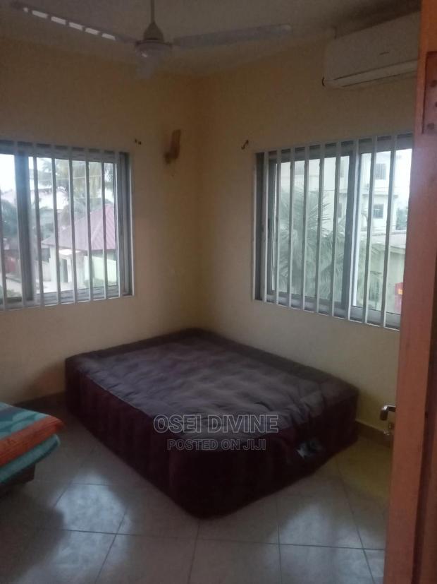 Very Neat 2-Bedrooms Apartment Dansoman · Photo 2