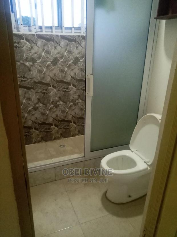 Very Neat 2-Bedrooms Apartment Dansoman · Photo 4