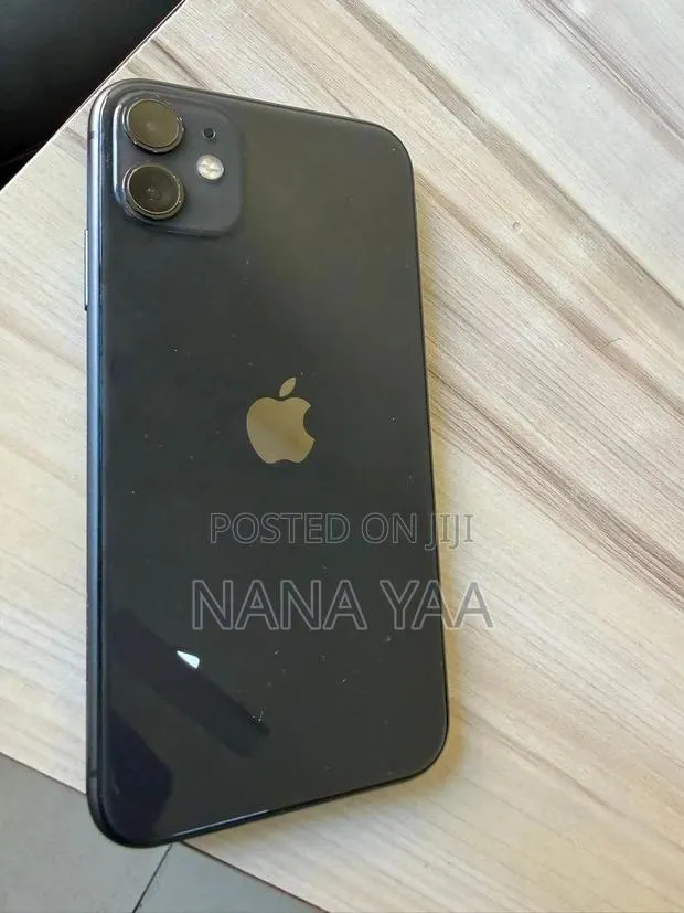 Apple iPhone 11 128 GB Black · Photo 1