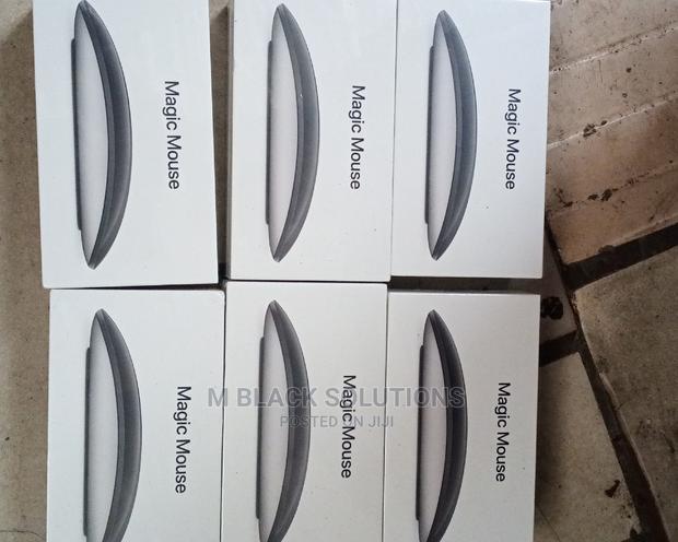 Magic Mouse 3 - Black · Photo 2