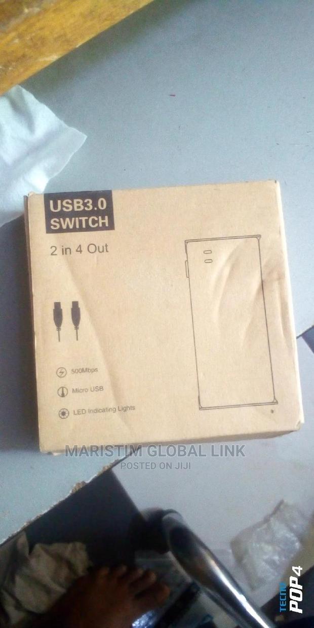 USB 3.0 Switch 2 in 4 Out · Photo 3