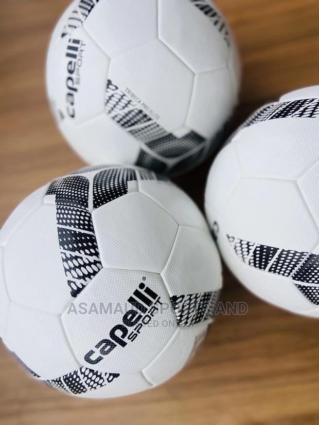 Original First Grade Football at Cool Price · Photo 1