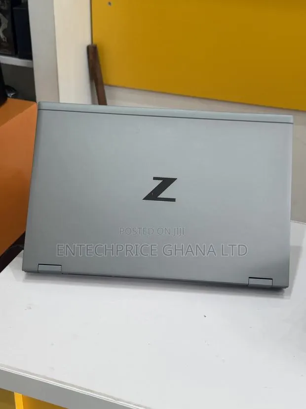 Laptop HP ZBook Fury 17 G7 32GB Intel Core i9 HDD+SSD 1T · Photo 1