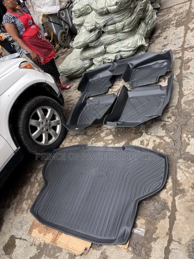 Honda CRV 2017 2022 Boot Mat and Floor Mat Complete · Photo 1