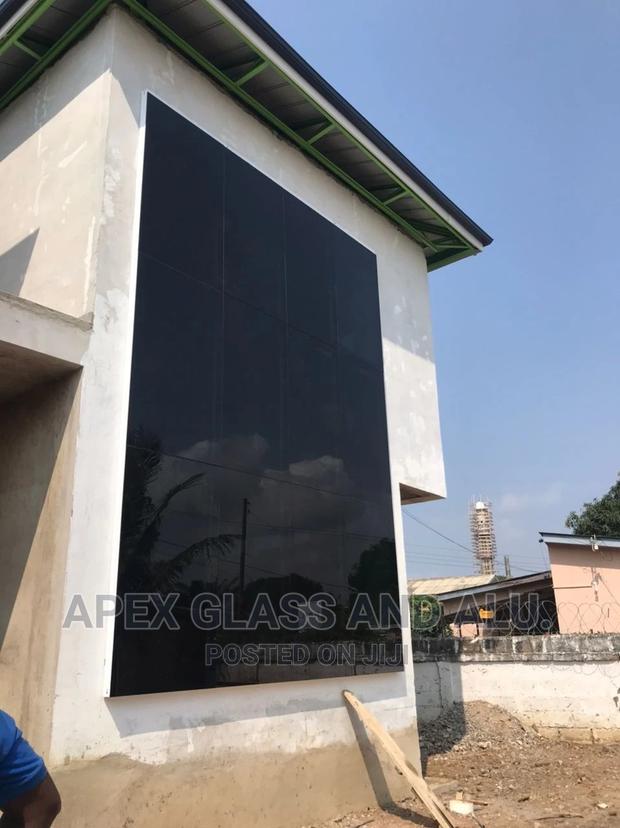 Aluminum Sliding Window With an Arc · Photo 5
