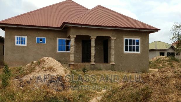 Aluminum Sliding Window With an Arc · Photo 4