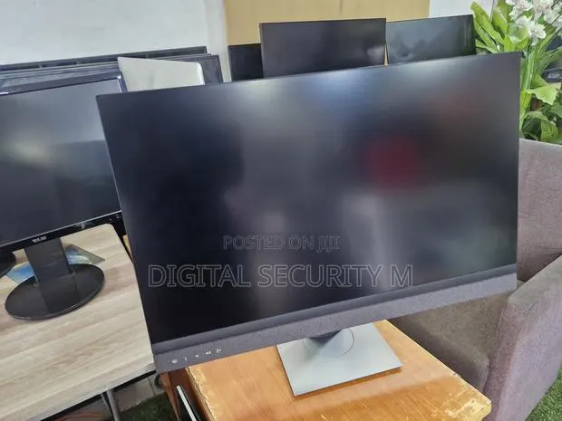 Dell 27'' Video Conference Monitor · Photo 1