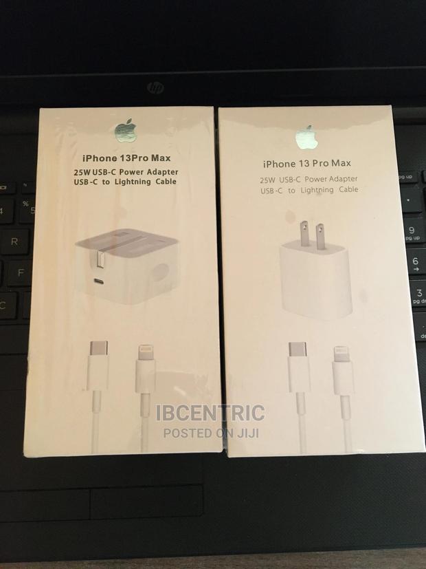 iPhone 13 Pro Max Adapter · Photo 1