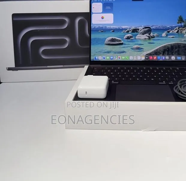 New Laptop Apple MacBook Pro 16GB Apple M5 SSD 1T · Photo 1