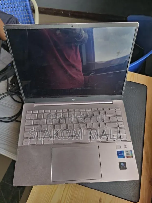 Laptop HP Pavilion 14 16GB Intel Core i7 SSD 1T · Photo 1