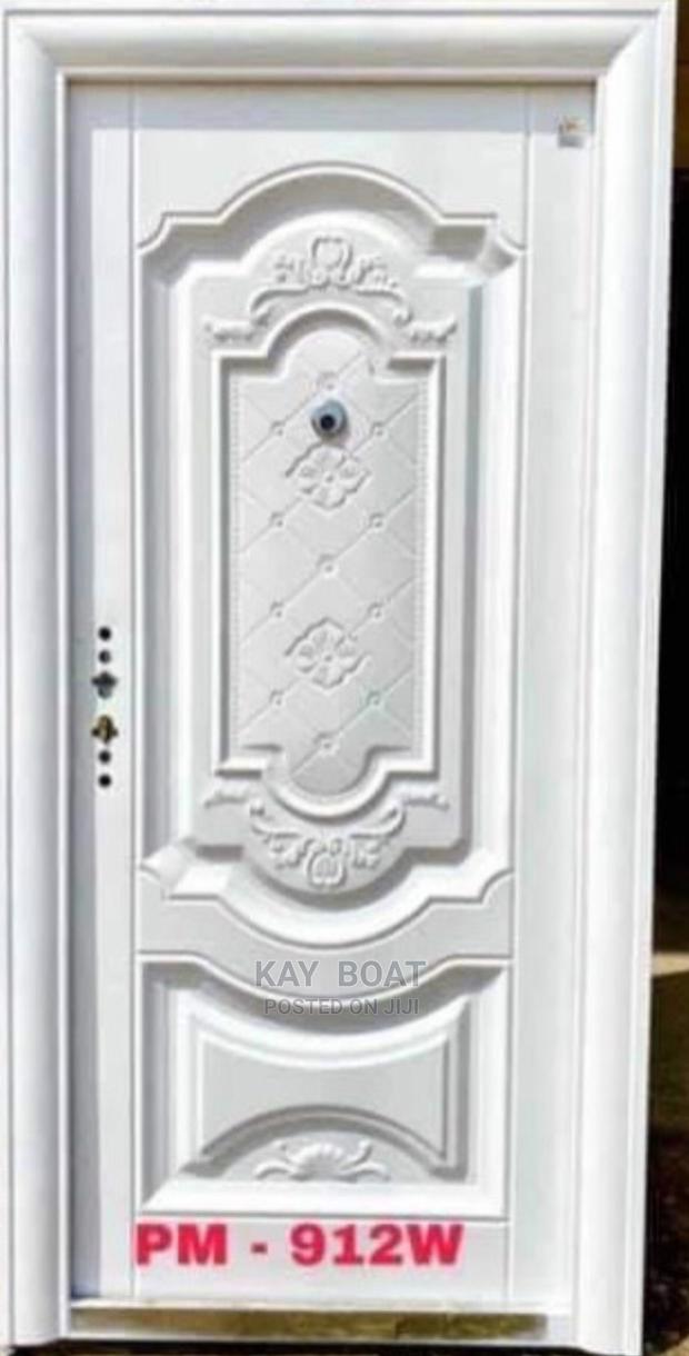 No Scratches Standard Door Available With All Accessories · Photo 1