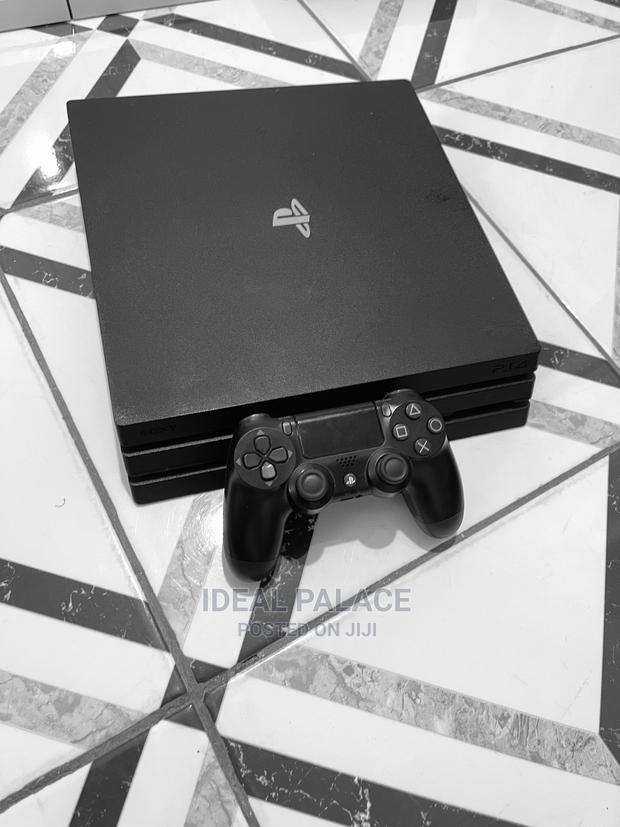 UK Used Playstation 4 Pro · Photo 2