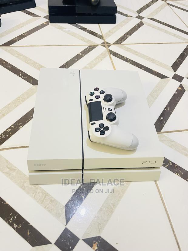 Playstation 4 Standard Limited White Edition · Photo 5